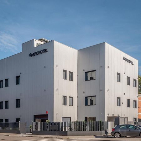 Aerohotel Barcelona Airport 24H Ел Прат де Льобрегат Екстериор снимка