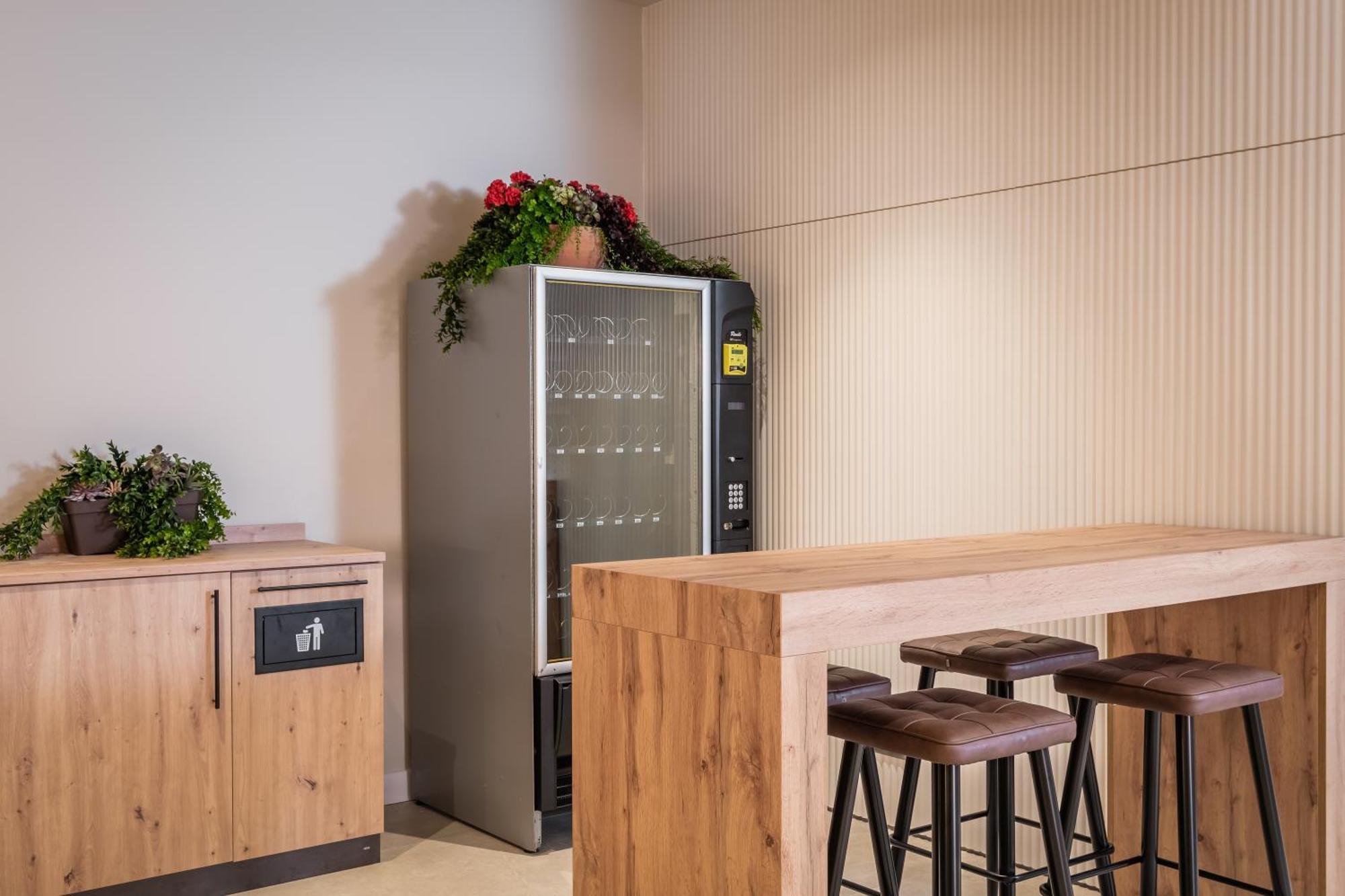 Aerohotel Barcelona Airport 24H Ел Прат де Льобрегат Екстериор снимка