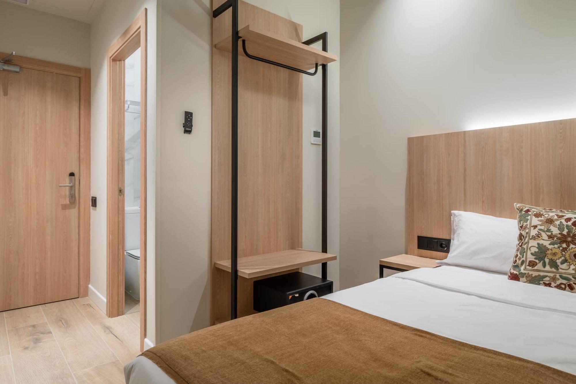 Aerohotel Barcelona Airport 24H Ел Прат де Льобрегат Екстериор снимка