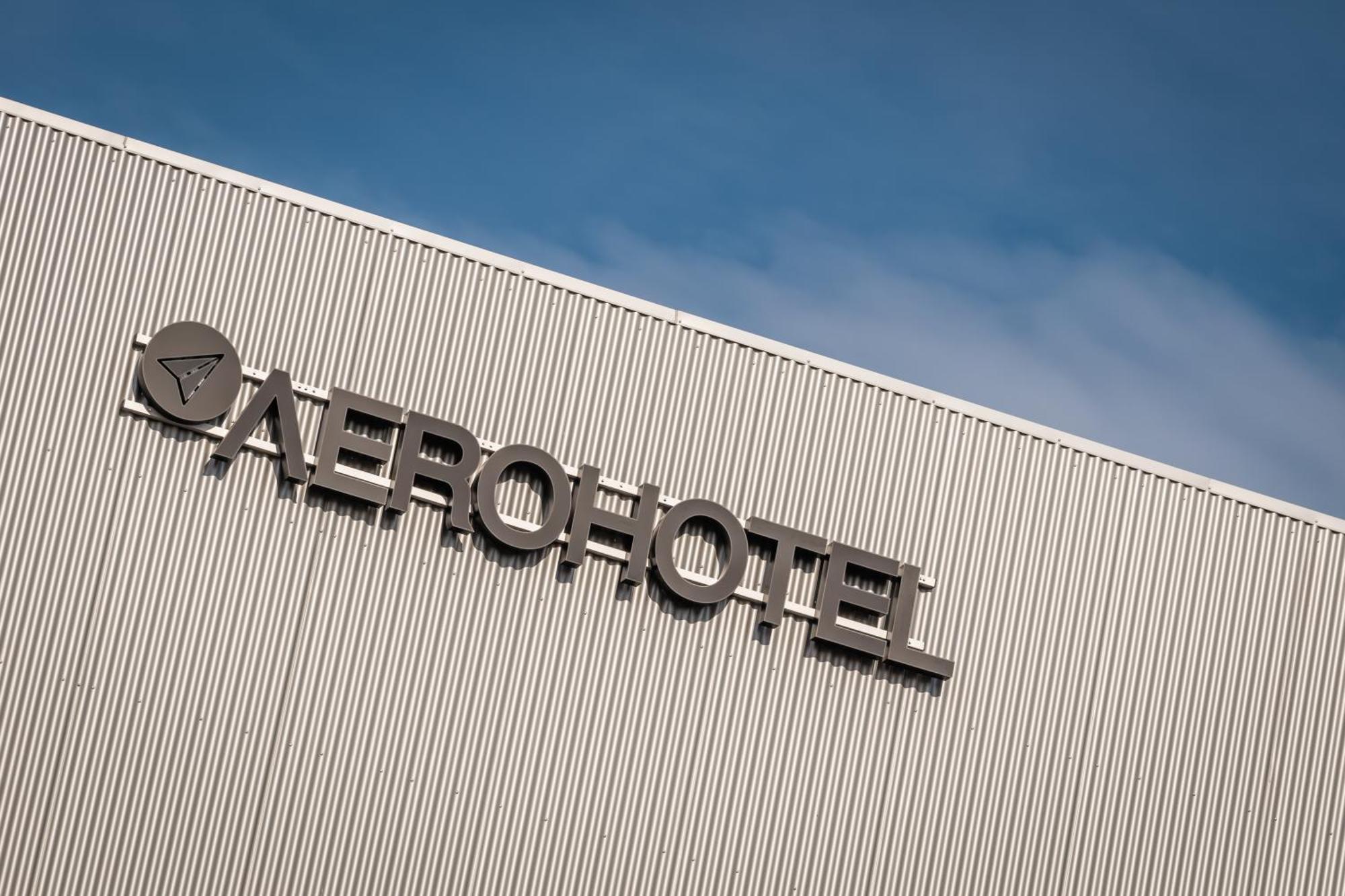 Aerohotel Barcelona Airport 24H Ел Прат де Льобрегат Екстериор снимка