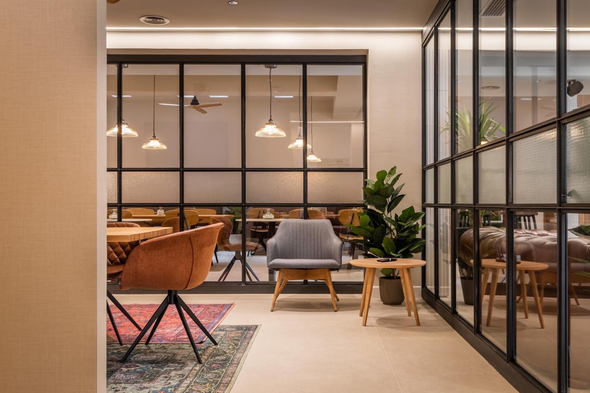 Aerohotel Barcelona Airport 24H Ел Прат де Льобрегат Екстериор снимка